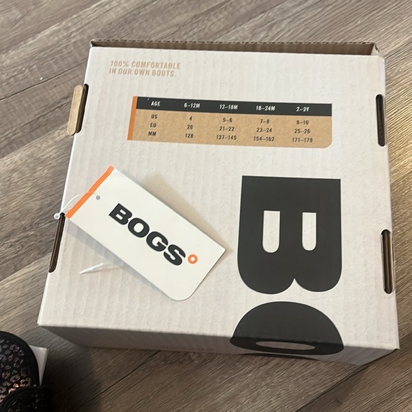 Bogs toddler 7M rainbow leopard boots - Picture 4 of 7